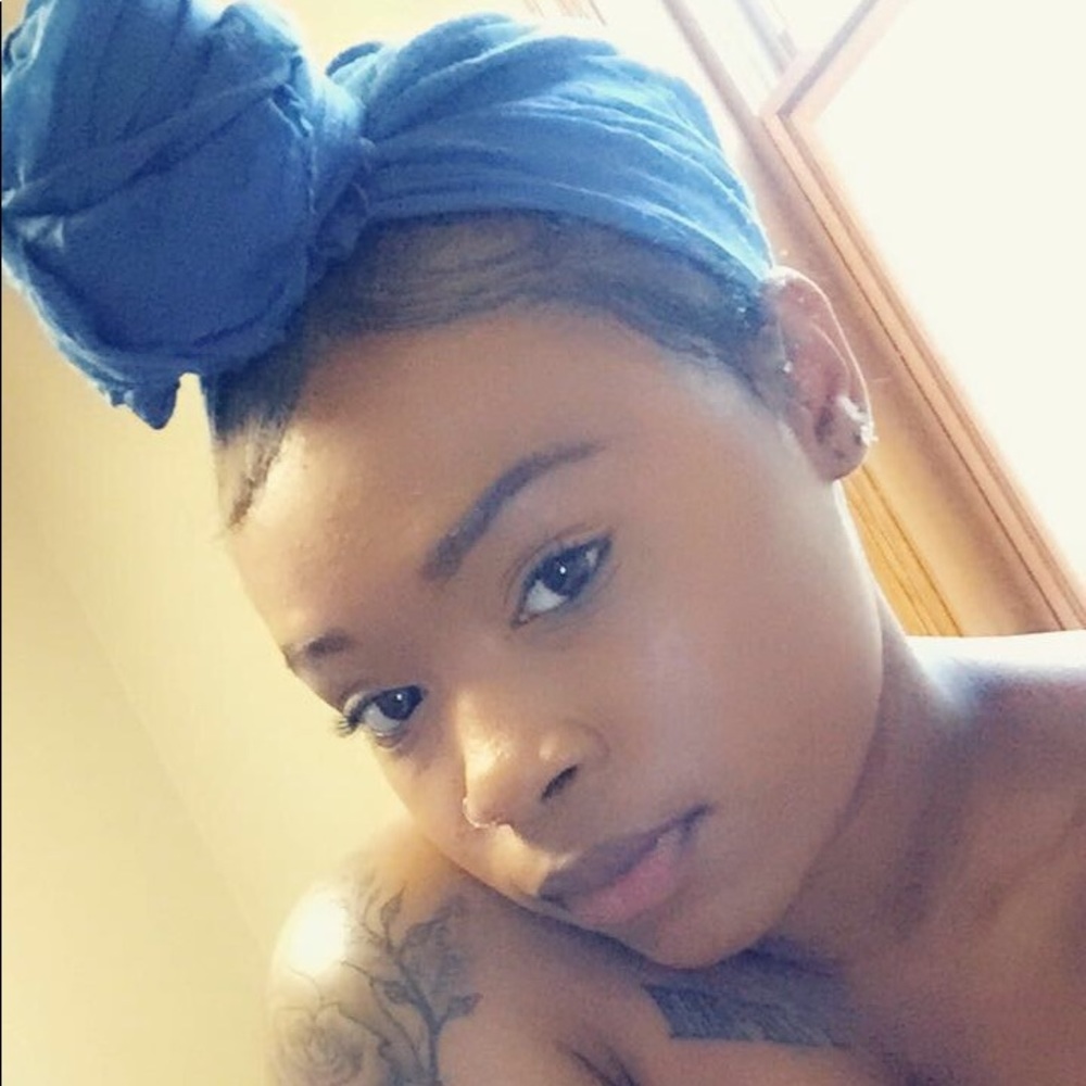 Meet your Posher, My'Esha